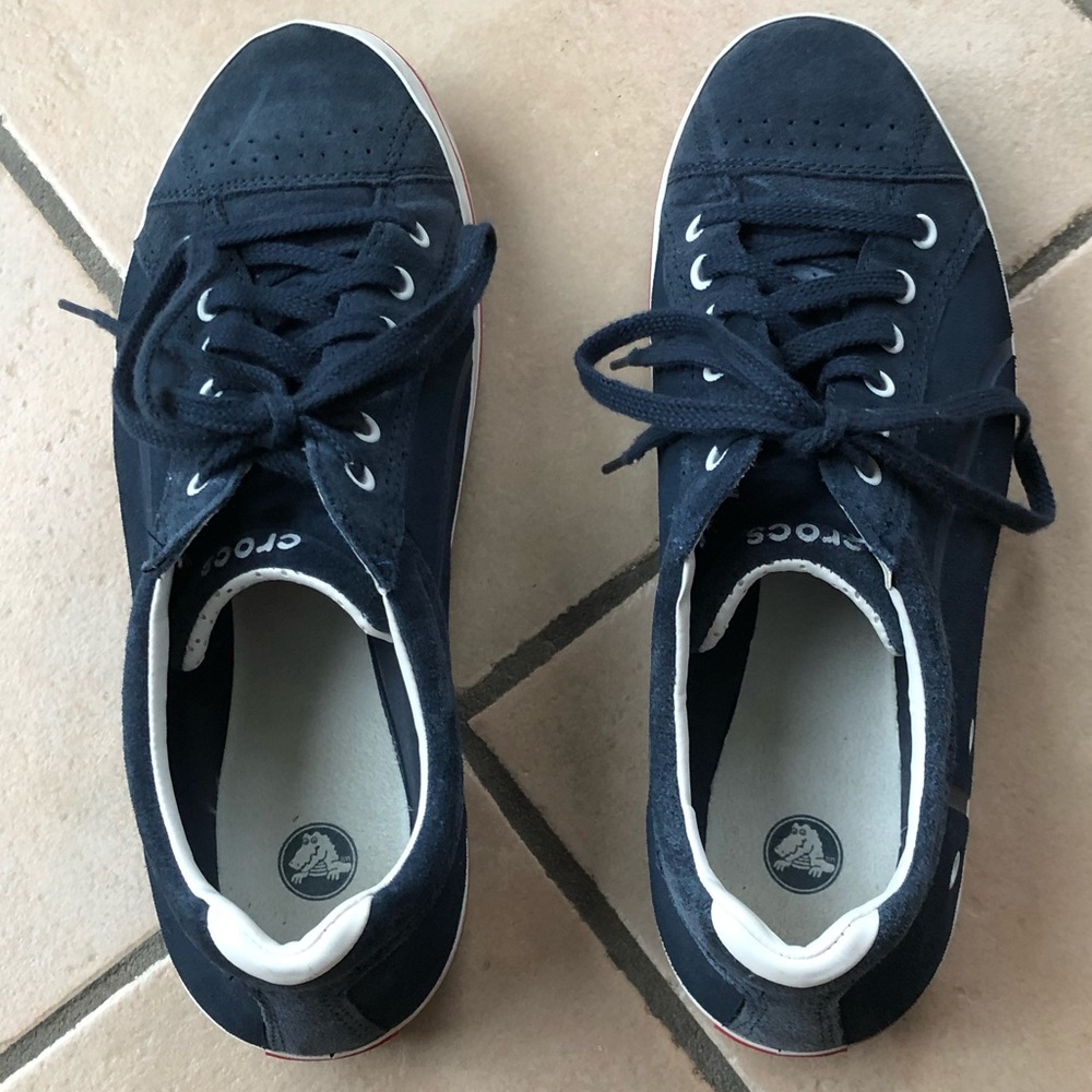 Like-new Crocs shoes